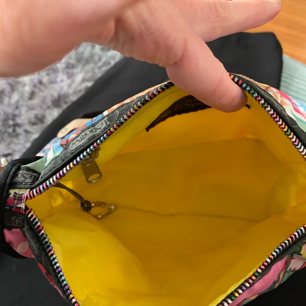 Lesportsac Tokidoki Spiaggia Stellina Crossbody - Picture 7 of 8